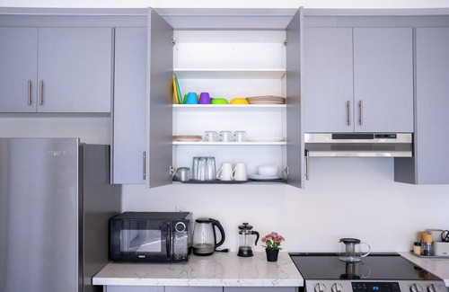 Barrie Casa | Luxury 4 Bedrooms & 2.5 Bathroom Retreat with Modern Comforts in Barrie City!