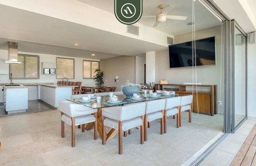 Bahía Puerto Marqués Apartamento | Luxury 4 BR Condo - Amazing Bay View - Pool