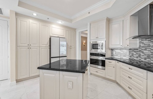 Jupiter Condominio | LUXURY 4-Ensuites Beach condo in Jupiter 100 Yards to Ocean!Ocean Views!