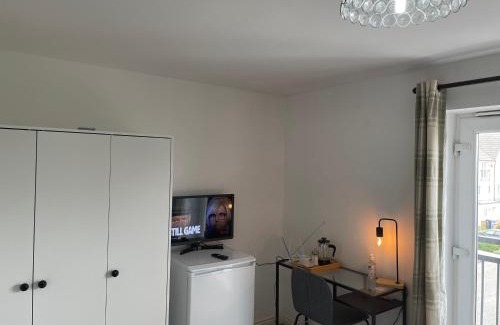 West Thurrock Casa | Luxury 4 Large Bedrooms West Thurrock Grays 3 bathrooms 1 en suite Netflix Free Parking