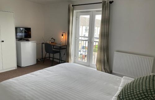 West Thurrock Casa | Luxury 4 Large Bedrooms West Thurrock Grays 3 bathrooms 1 en suite Netflix Free Parking