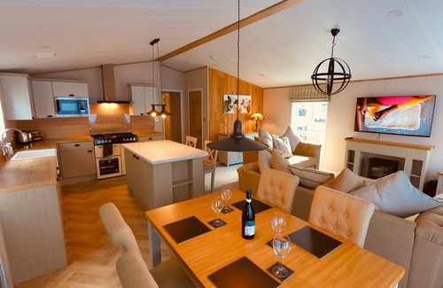 Paignton Cabina | Luxury 4 person Holiday Lodge at Hoburne South Devon