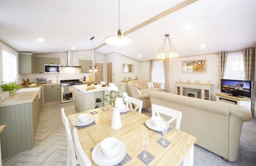 Paignton Cabina | Luxury 4 person Holiday Lodge at Hoburne South Devon
