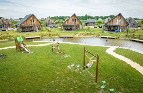 Witmarsum Casa | Luxury 4-person residence in the holiday park Landal Elfstedenhart