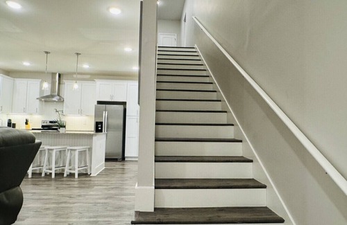 Augusta Casa | Luxury 4B/4.5b Home, EV Charger, deck by MCG #2
