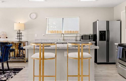 North San Antonio - SAT Casa | Luxury 4B Getaway near Airport Executive Suite