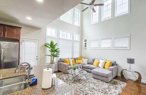 Charlotte Casa | Luxury 4BR - 2 King and 2 Queen