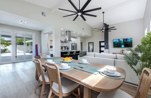 Lake Clarke Shores Casa | Luxury 4BR/2BA Heated Pool Oasis - Mini Golf
