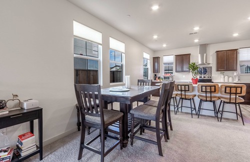 Elk Grove Casa | Luxury 4BR/3BA Retreat Near Casino, Parks & Fine Dining! Book Your Stay Now!