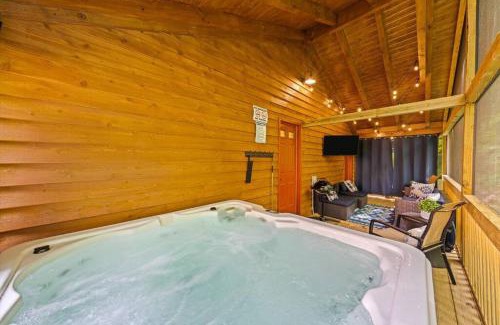 White Oak Lodge Casa | LUXURY 4BR Cabin in Gatlinburg with Views Hot Tub with Private Deck Game Room Most Popular Coffee Bar Perfect for Family Getaway Tennis Courts Infant Crib and Karaoke System