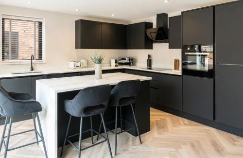 Hope Street Casa | Luxury 4BR City Centre House - Free Parking