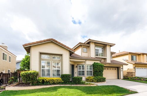 Rancho Cucamonga Casa | Luxury 4BR Home in Gated Rancho Cucamonga – Wide Backyard, Prime Location #40845