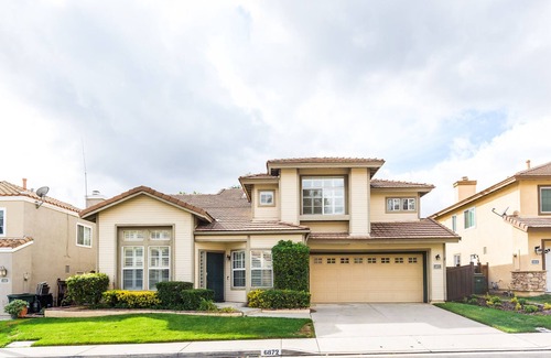 Rancho Cucamonga Casa | Luxury 4BR Home in Gated Rancho Cucamonga – Wide Backyard, Prime Location #40845