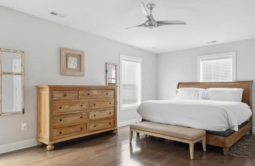 Fort Dupont Casa | Luxury 4BR home 7 mins to US Capital, Rooftop deck, in Washington Free Parking