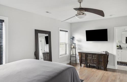 Fort Dupont Casa | Luxury 4BR home 7 mins to US Capital, Rooftop deck, in Washington Free Parking
