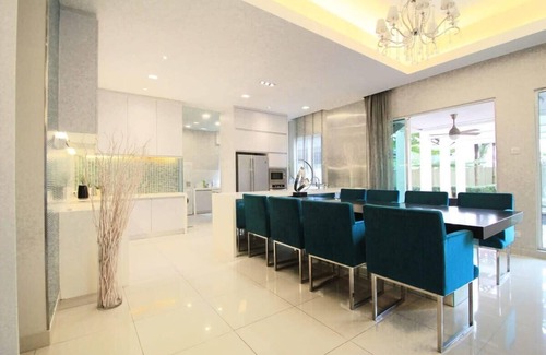 Cheras Casa | Luxury 4BR Oasis with Gazebo, Your Perfect Retreat