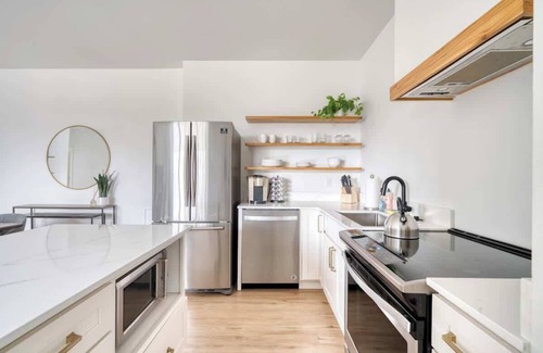 Humboldt Apartamento | Luxury 4BR Sleeps 8 Near Food & Culture