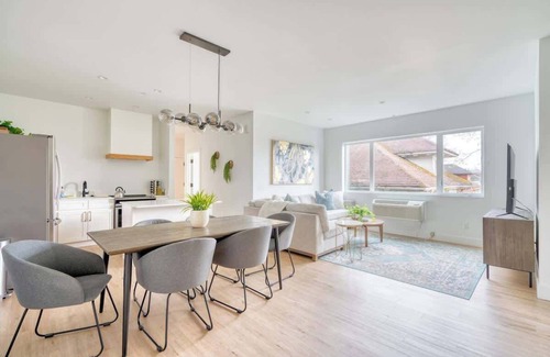 Humboldt Apartamento | Luxury 4BR Sleeps 8 Near Food & Culture