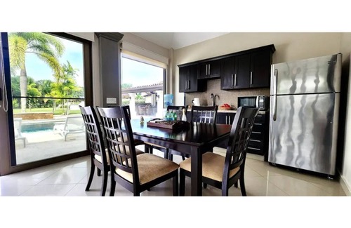 Playa Blanca Casa | Luxury 4BR Villa + Guesthouse & Pool @Buenaventura