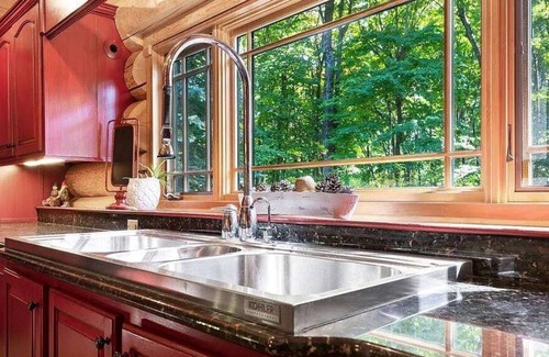 Harbor Springs Cabina | Luxury, 4k sqft Fireside Lodge with Treetop Bunkhouse, pet friendly! No fees!