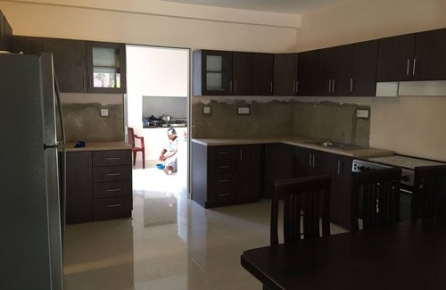 Raddolugama Casa | Casa de vacaciones de lujo de 5 habitaciones cerca del puerto aéreo de Katunayake