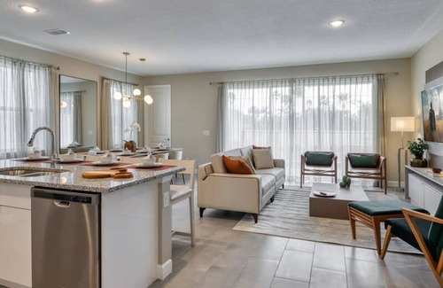 West Kissimmee Villa | Luxury 5 Bedroom Home for 12 Guests