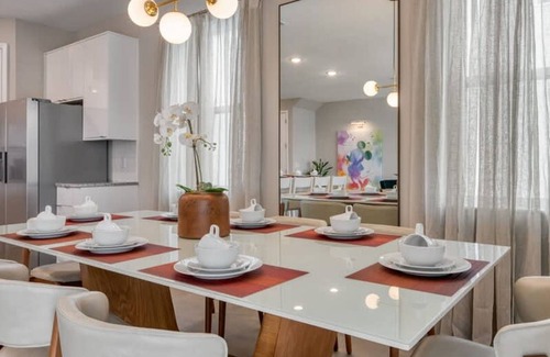 West Kissimmee Villa | Luxury 5 Bedroom Home for 12 Guests