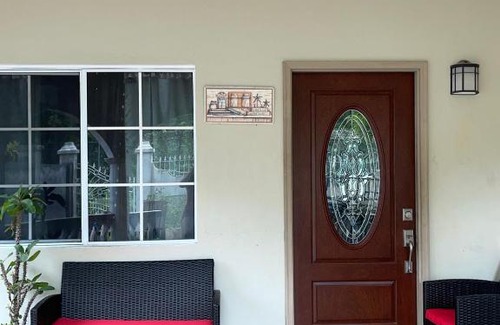Port Antonio Casa | Luxury 5 bedroom house W private parking & patio