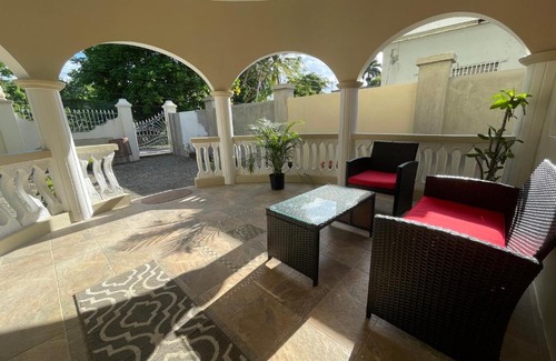Port Antonio Casa | Luxury 5 bedroom house W private parking & patio