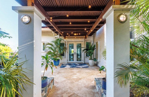 Rosendal Villa | Luxury 5 Bedroom Villa with Pool, Hot Tub, Ocean Views