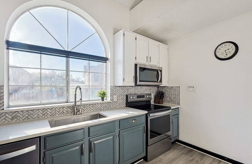 Dallas Casa | Luxury 5Br 2 5 Bath Villa with Pool