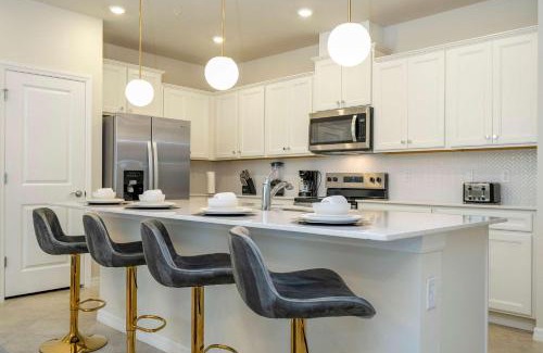 Four Corners Casa | Luxury 5BR Home with Private Pool - Minutes from Disney!