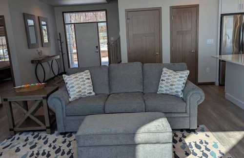 Otter Tail County Casa | Luxury 5BR on Rush Lake!