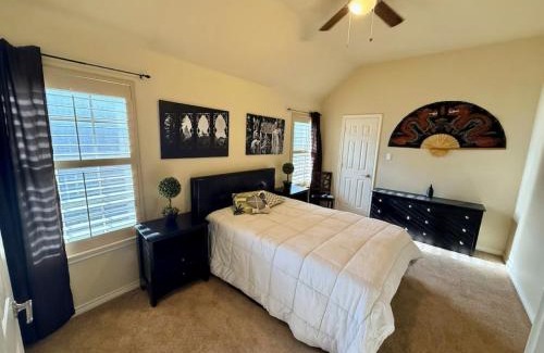 Rowlett Casa | Luxury 5BR Retreat, Kid's Playroom! Near Lake Hubbard, Vineyard Views