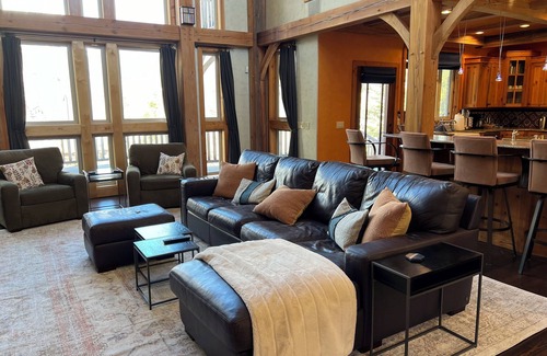 Mountain Green Casa | Luxury 6 Bedroom Oasis in Mountain Green, UT