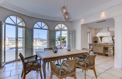 Plaine de la Brague Villa | Villa de lujo de 6 dormitorios, piscina climatizada, en el corazón de Antibes, increíbles vistas al mar!
