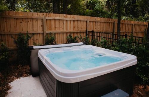 Folly Field Casa | Luxury 6 Br Sleeps 18 Private Heated Pool Fire Pit