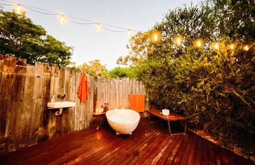 Furnissdale Otro | Luxury 6 metre Bell Tent & Outdoor Bathroom, WIFI, TV and firepit,