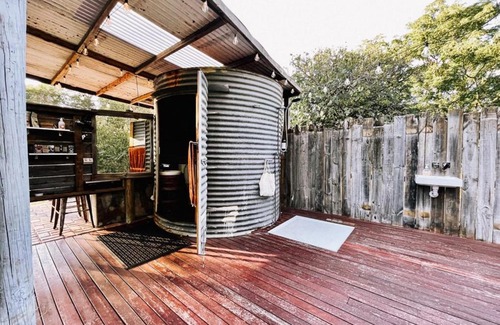 Furnissdale Otro | Luxury 6 metre Bell Tent & Outdoor Bathroom, WIFI, TV and firepit,
