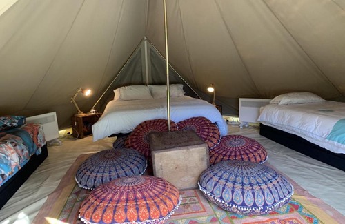 Furnissdale Otro | Luxury 6 metre Bell Tent & Outdoor Bathroom, WIFI, TV and firepit,