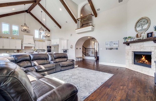 Highland Village Casa | Luxury 6B/5.5B Family Home, Pet-Friendly, Lake Lover, Game Lover. Health focused