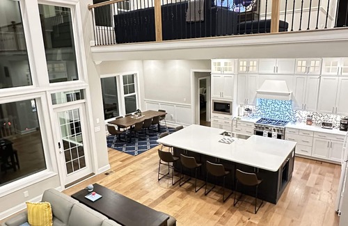 Long Neck Casa | Luxury 6BR, 6.5 Baths, 5000 sqft @ The Peninsula, Linen & EV charger provided