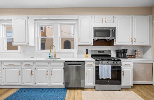 Atlantic City Apartamento | Luxury 6BR Beach Home, Sleeps 16 – 1.5 Blks to Beach