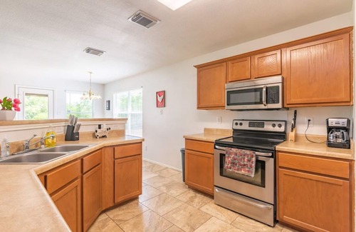 Solana Ridge Casa | Casa de lujo cerca de Lackland & Sea World 6BR 3BA con sala de juegos