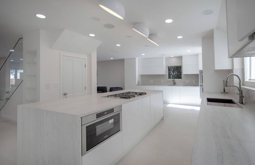 Beverlywood Villa | Luxury 6BR Villa Near Beverly Hills Kosher Kitchen Heated Pool Sauna Guest House