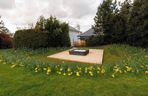Thomastown Villa | Luxury 7-Bed Villa w/ Gym, Outdoor Sauna, WiFi & Nicklaus Golf at Mount Juliet