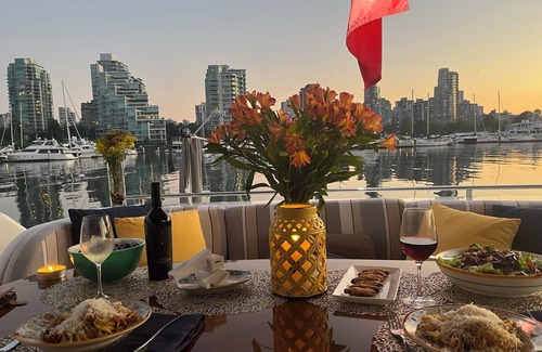 Southeast False Creek Alquiler De Eote | Luxury 72’ MY in Yaletown, Vancouver , BC