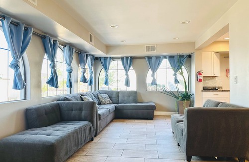 Arden Villa | Luxury 7BR 5BA Villa Heated POOL & JACUZZI