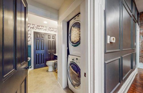 Phoenix Hill Casa | Luxury 8 Bed/4 Ba NuLu Home Private yard/parking