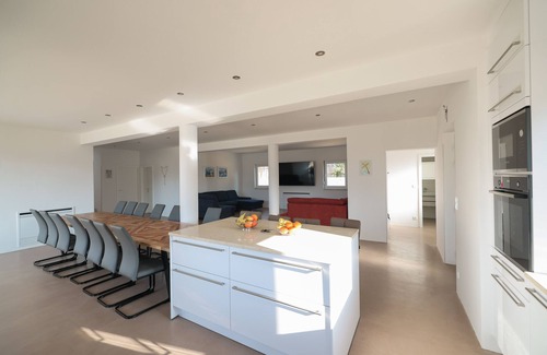 Vir Villa | Luxury 8 bedroom villa with pool & jacuzzi 100 m from the sea